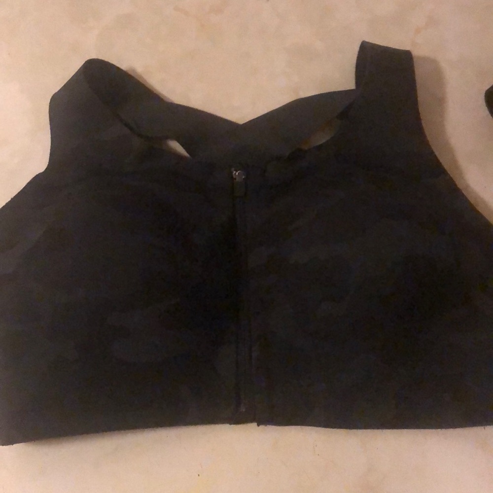 Enlite Lululemon front zip camo sports bra 38DD